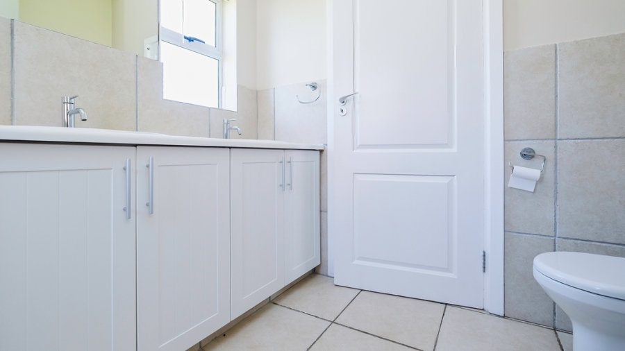 To Let 3 Bedroom Property for Rent in Kingswood Golf Estate Western Cape